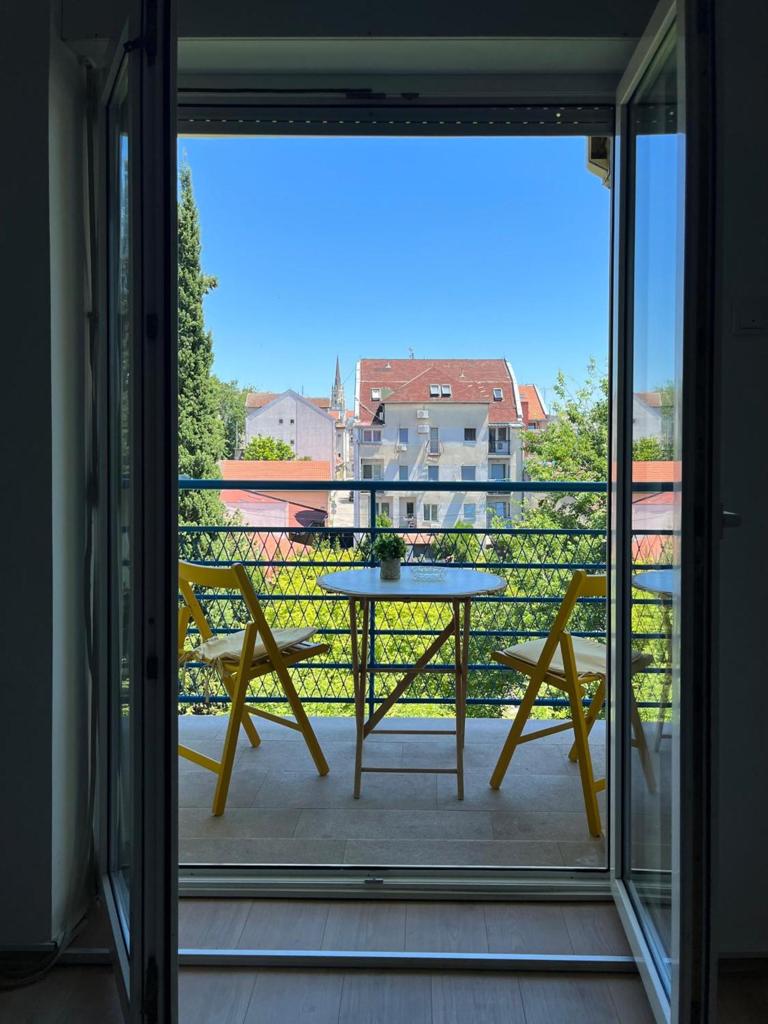Apartment Vera With Free Garage Novi Sad Exterior foto